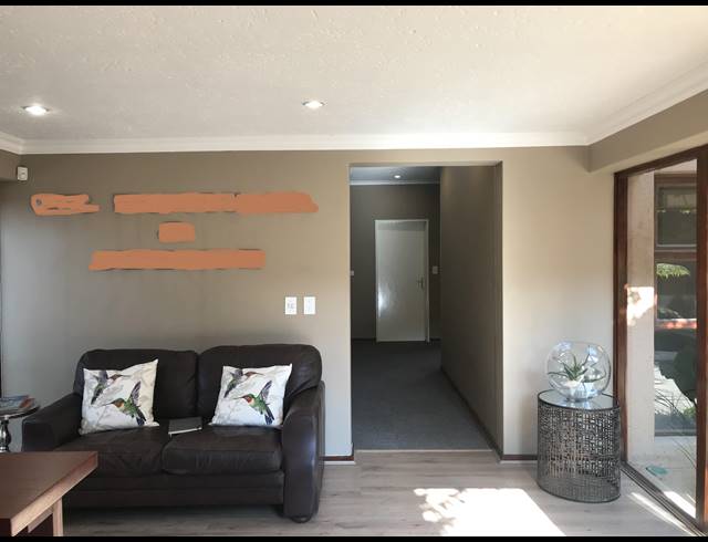 380M² BUILDING FOR SALE IN LONEHILL